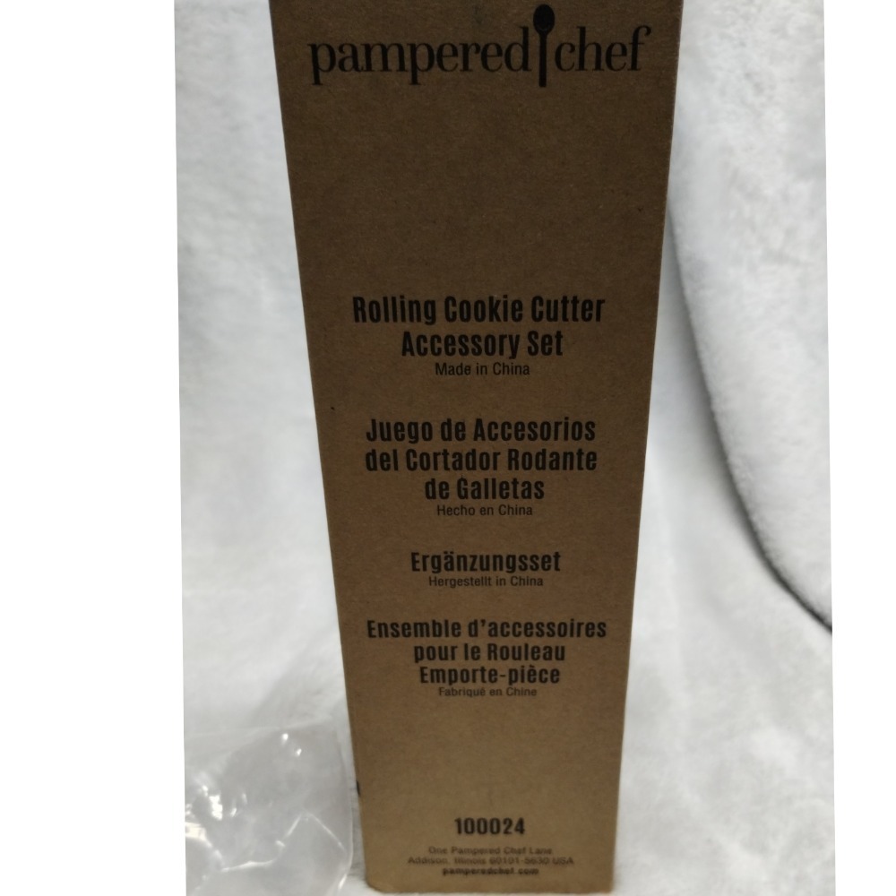 Pampered Chef Rolling Cookie Cutter Accessory Set - New in Box‎